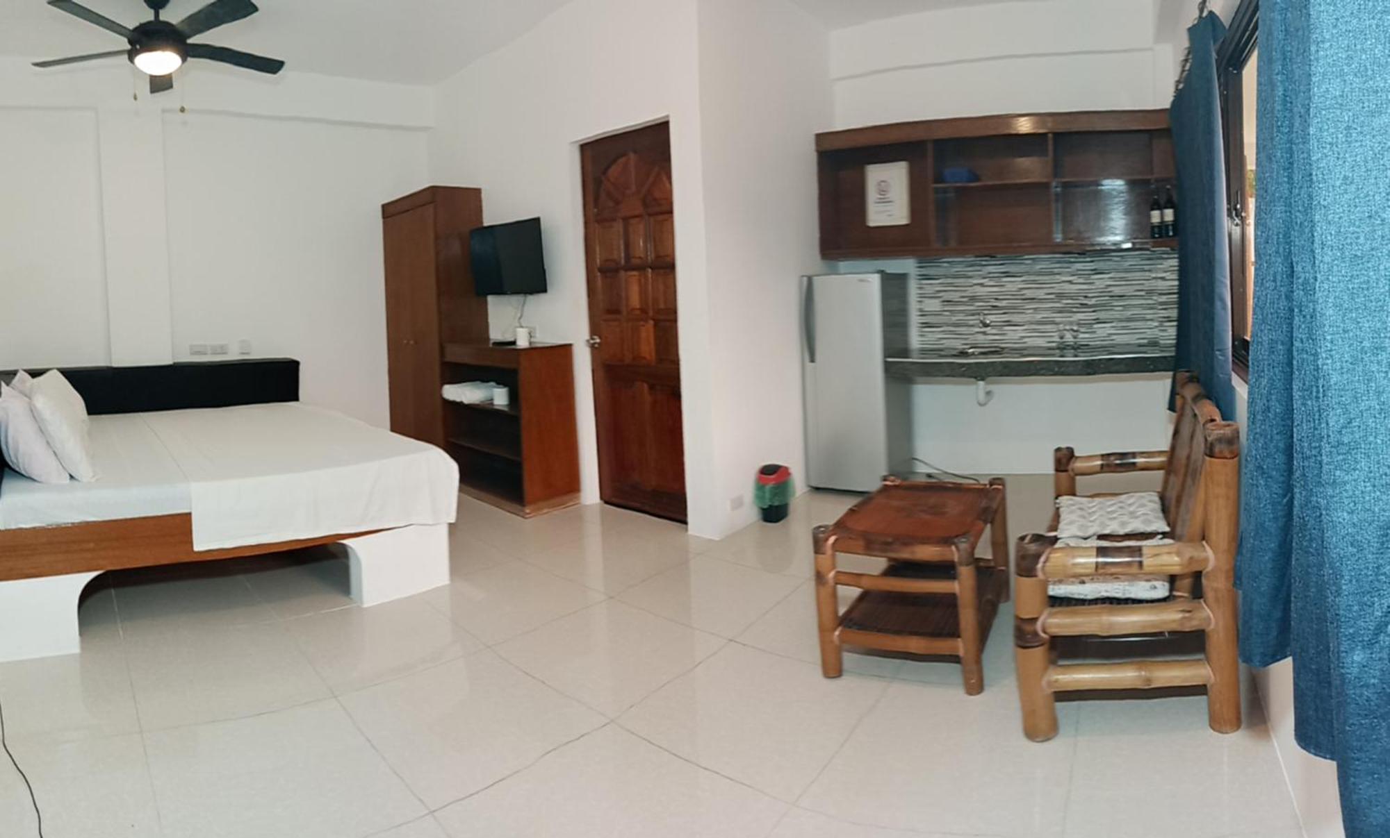 Jalyn'S Resort Sabang Puerto Galera Rom bilde