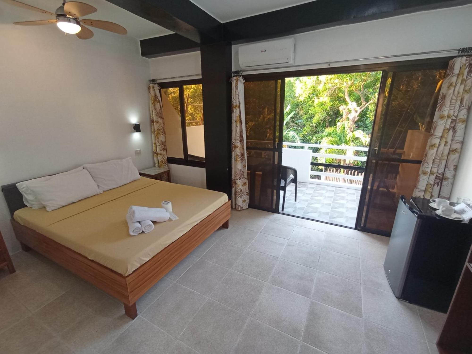Jalyn'S Resort Sabang Puerto Galera Eksteriør bilde